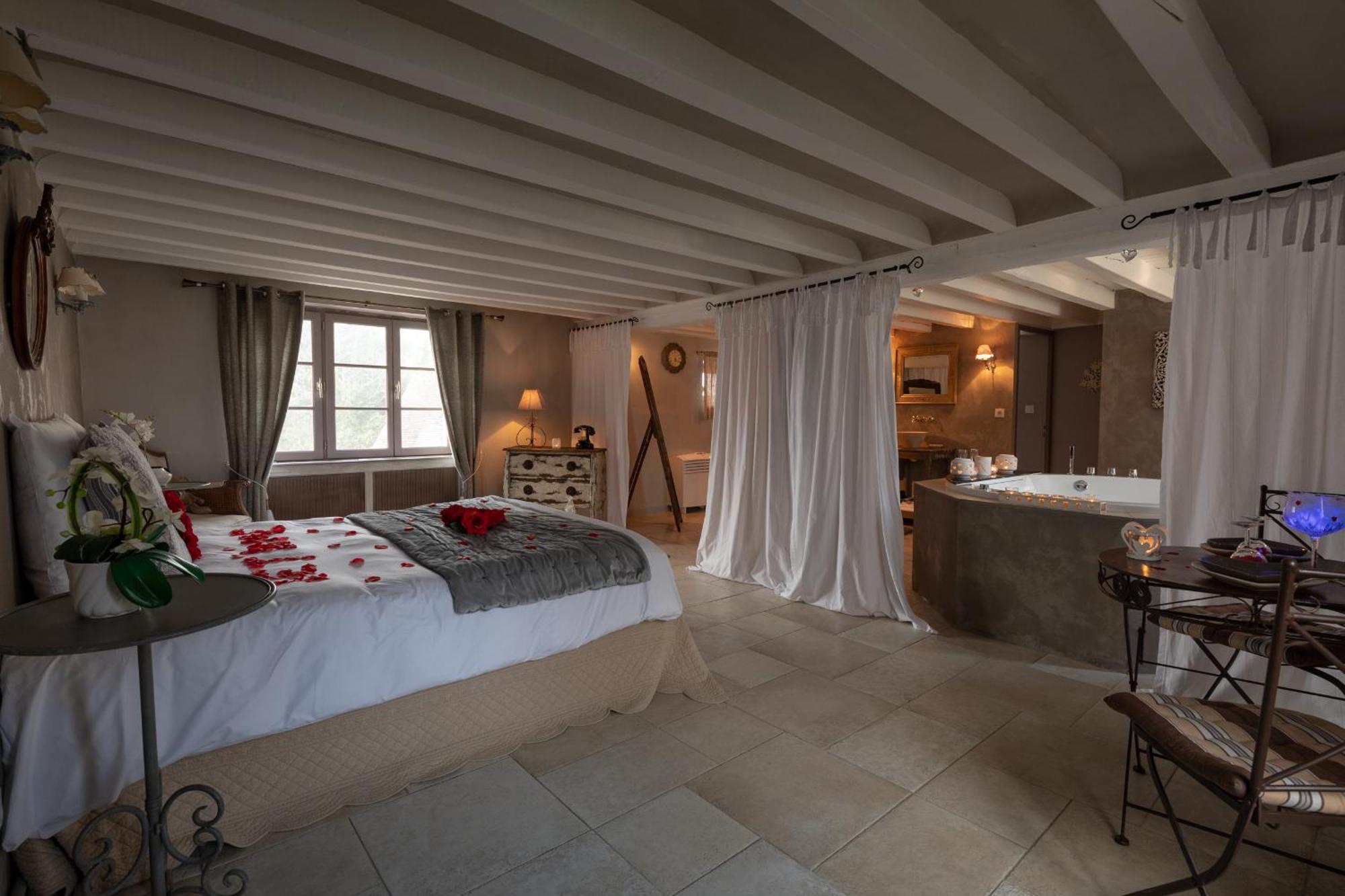 Charme Au Fil De L'Eau Hotel Vendieres Luaran gambar