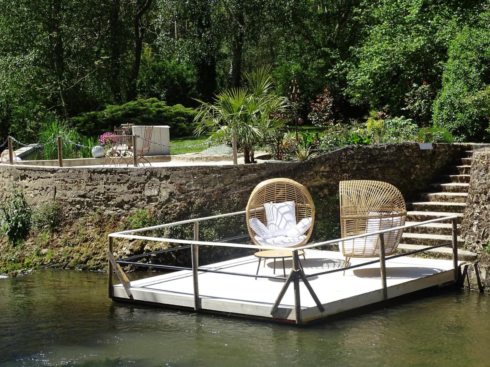 Charme Au Fil De L'Eau Hotel Vendieres Luaran gambar