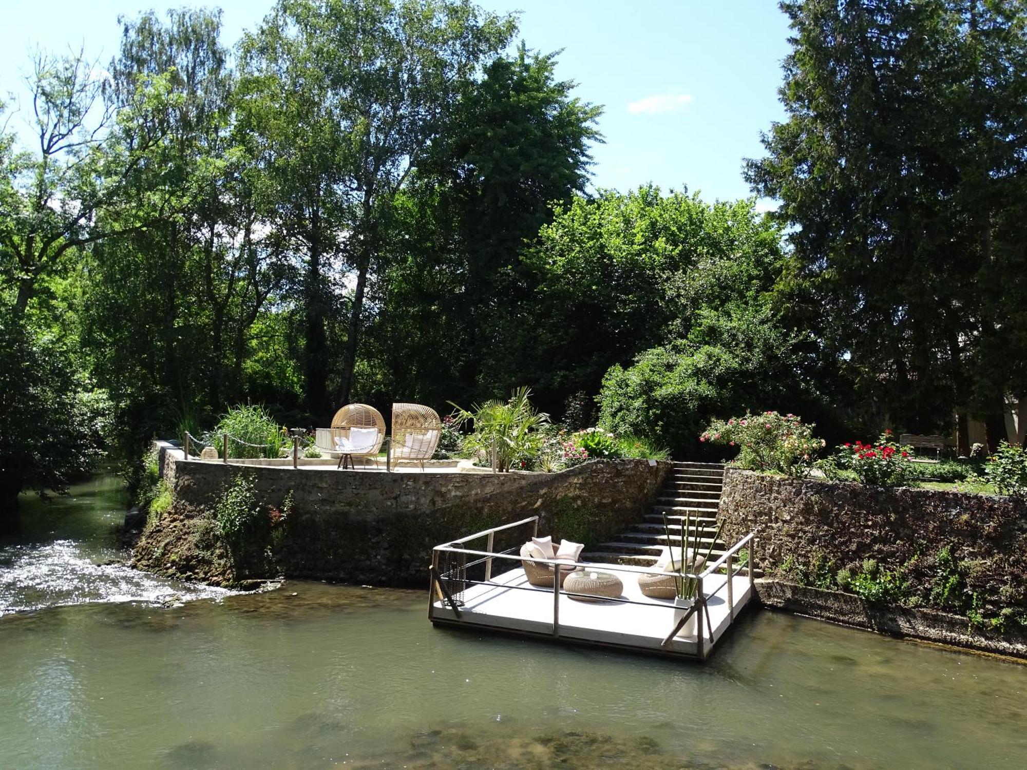 Charme Au Fil De L'Eau Hotel Vendieres Luaran gambar
